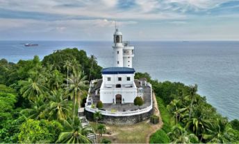Rachado Lighthouse, Tanjung Tuan Beach